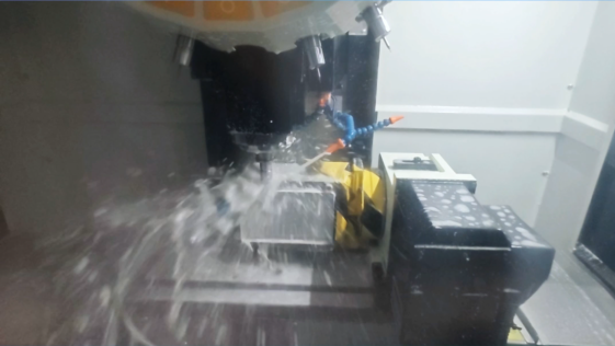 鉆攻中心銑鋼件